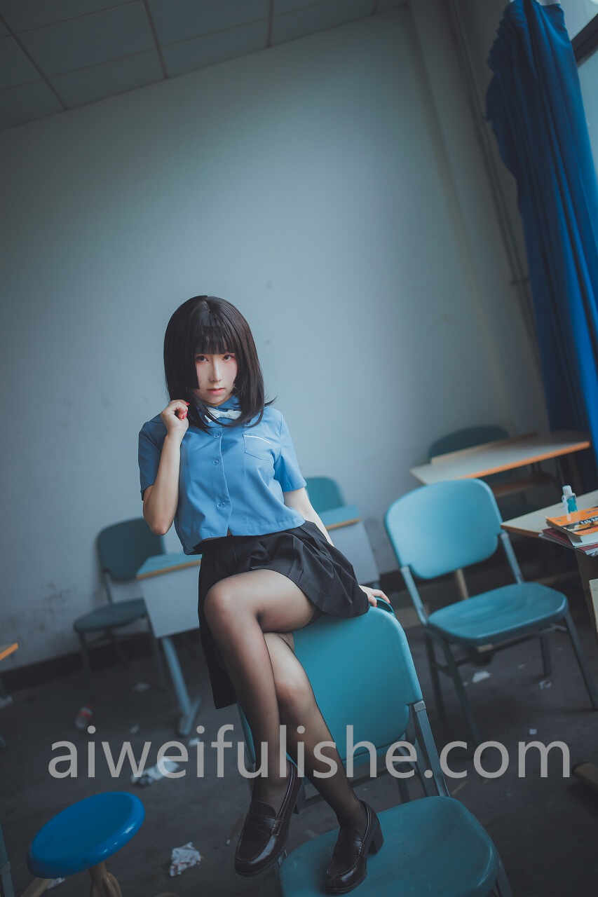 从从从从鸾—放课后的教室黑丝写真[42P/293MB] 推特美女-第4张
