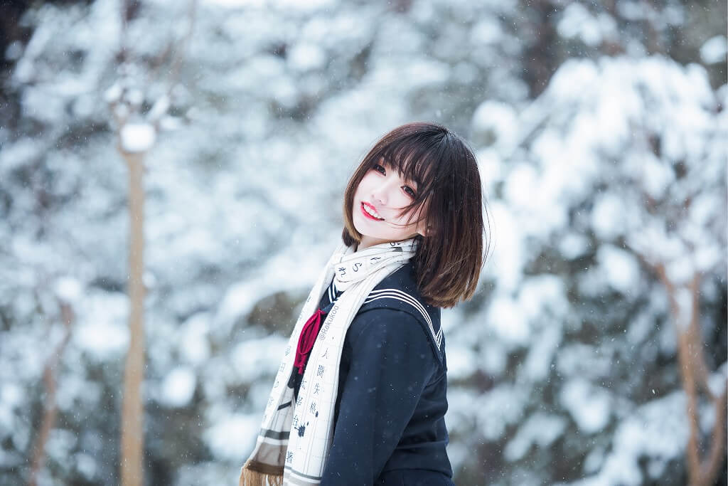 犬神洛洛子—《雪中JK》