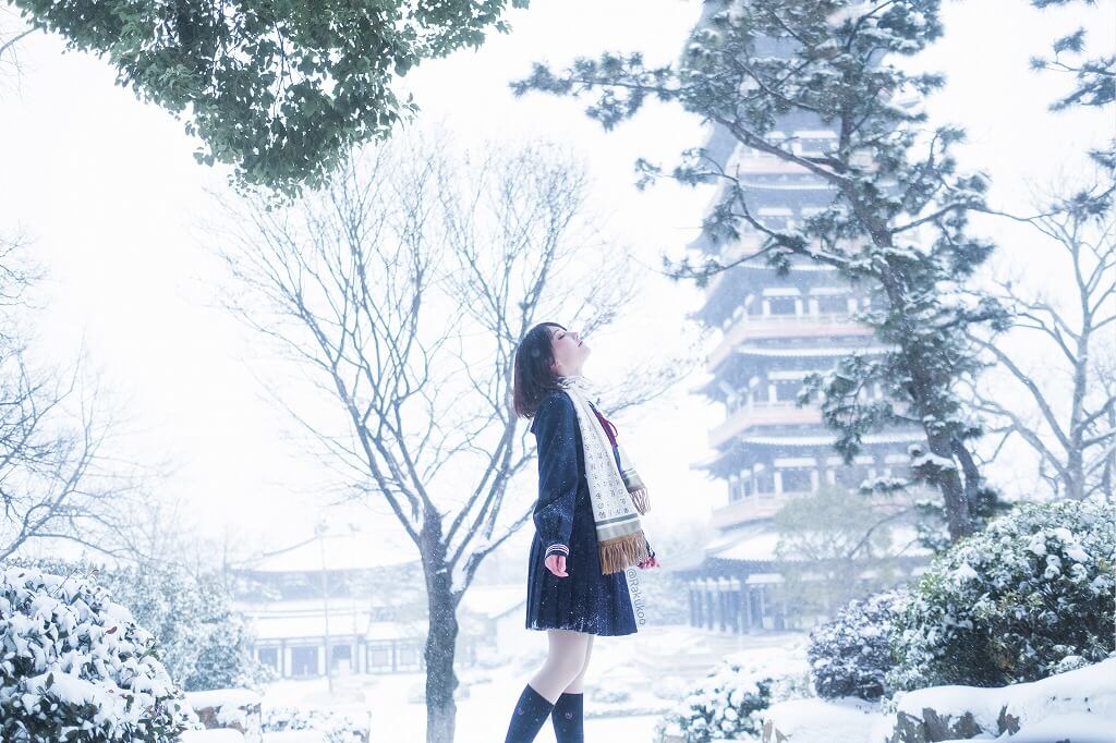 犬神洛洛子—《雪中JK》