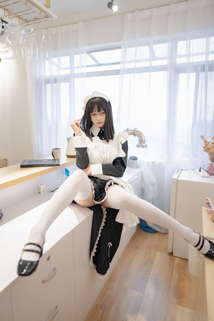 过期米线喵-长裙白丝女仆装写真[28p72M] 网红福利-第7张