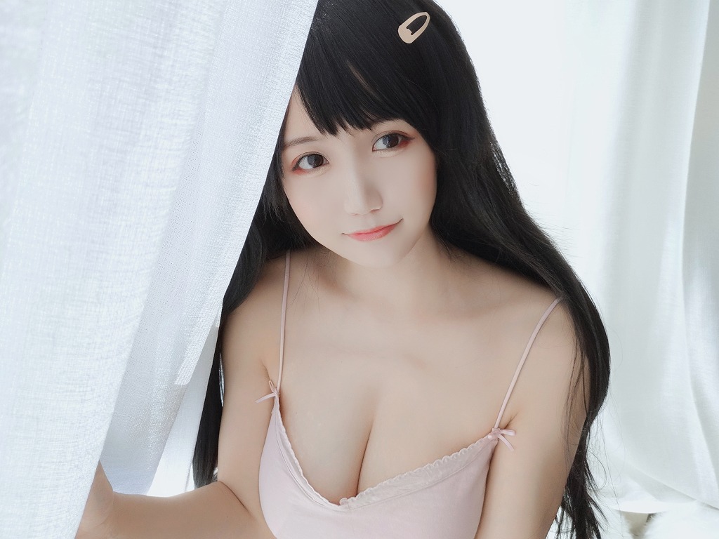 小仓千代 - 粉色吊带 [30P-54MB]