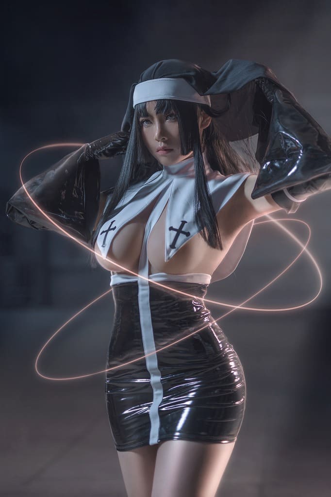 Uki雨季-修女黑胶衣写真[12p86M] cosplay美女-第2张