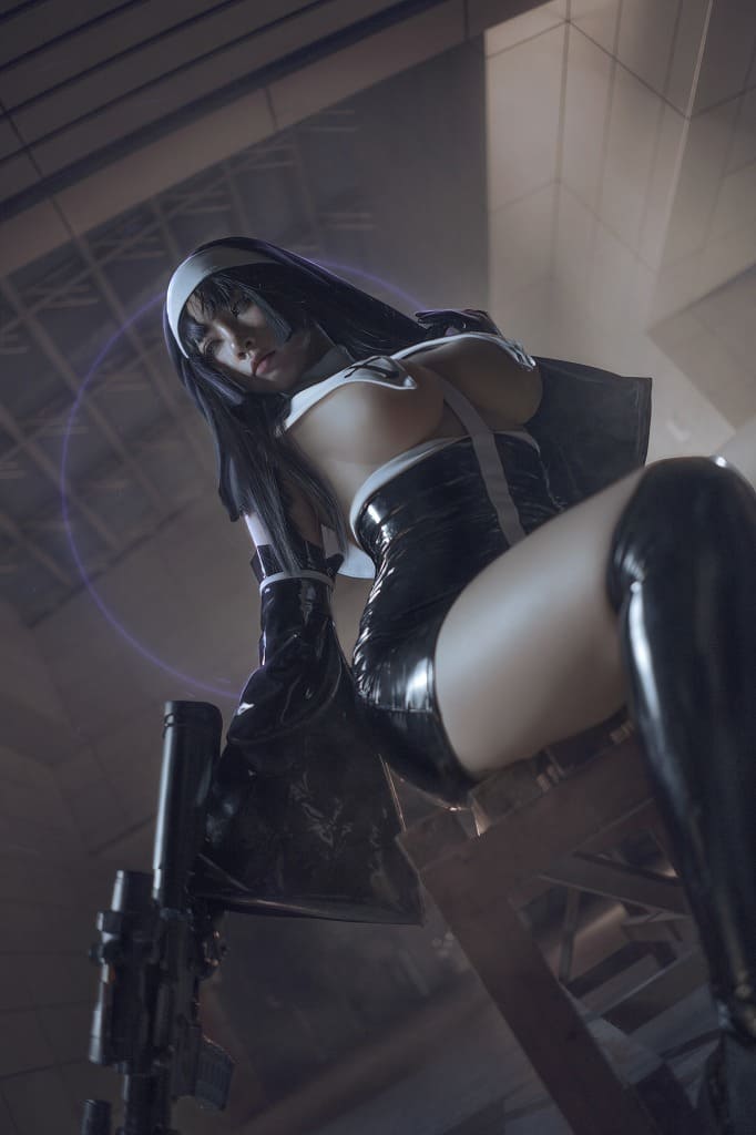 Uki雨季-修女黑胶衣写真[12p86M] cosplay美女-第2张