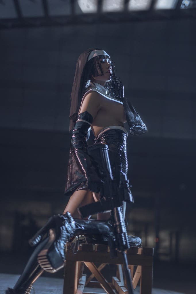 Uki雨季-修女黑胶衣写真[12p86M] cosplay美女-第4张