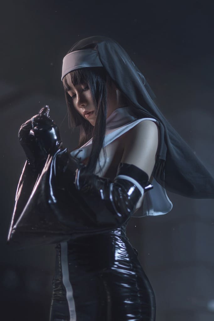 Uki雨季-修女黑胶衣写真[12p86M] cosplay美女-第7张