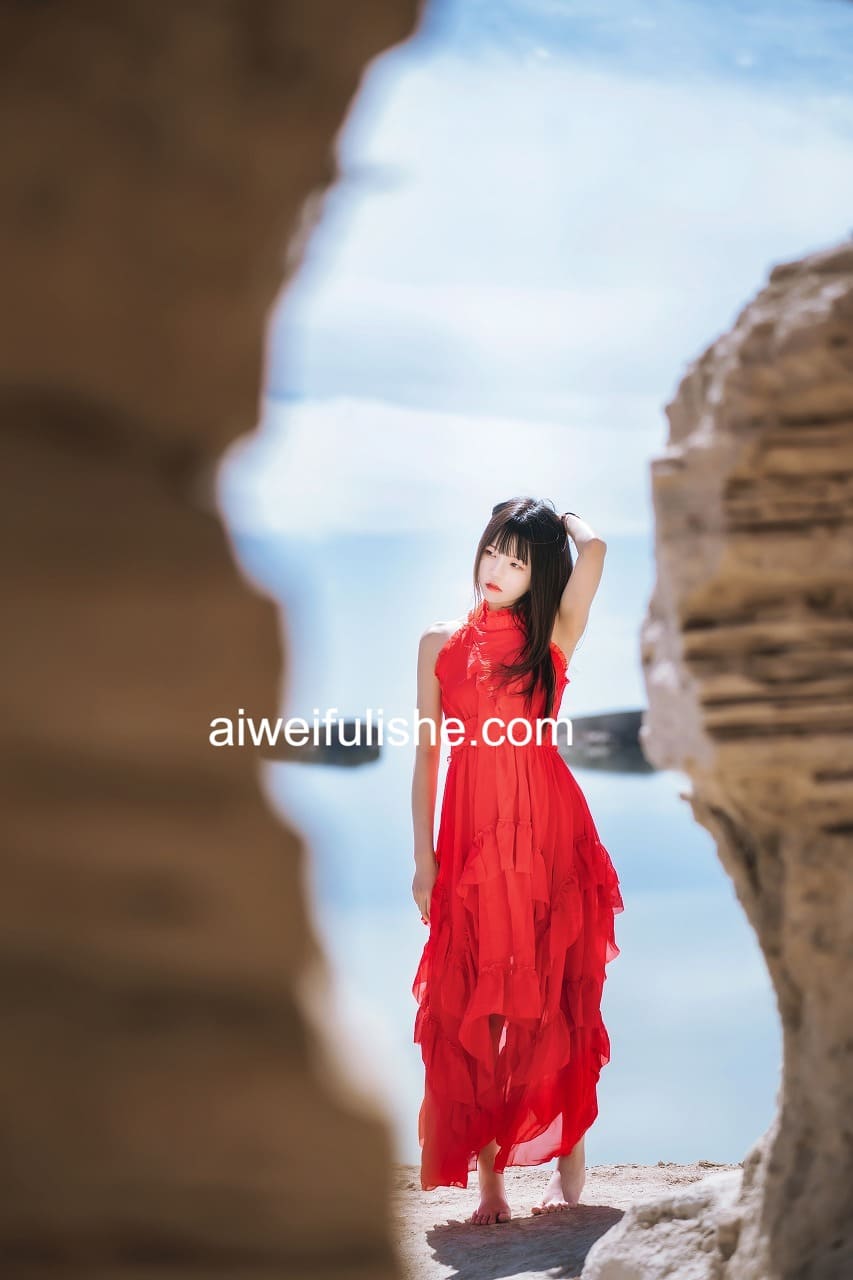 桜桃喵-炙 海边红裙写真[25p461M] 网红福利-第4张
