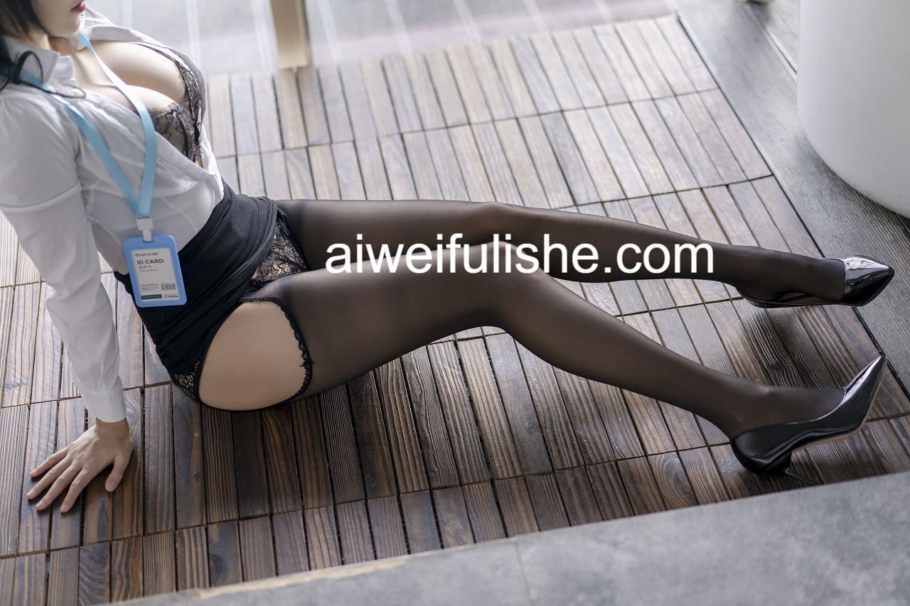 抖娘利世-OL黑丝制服写真[48p228M] 网红福利-第3张