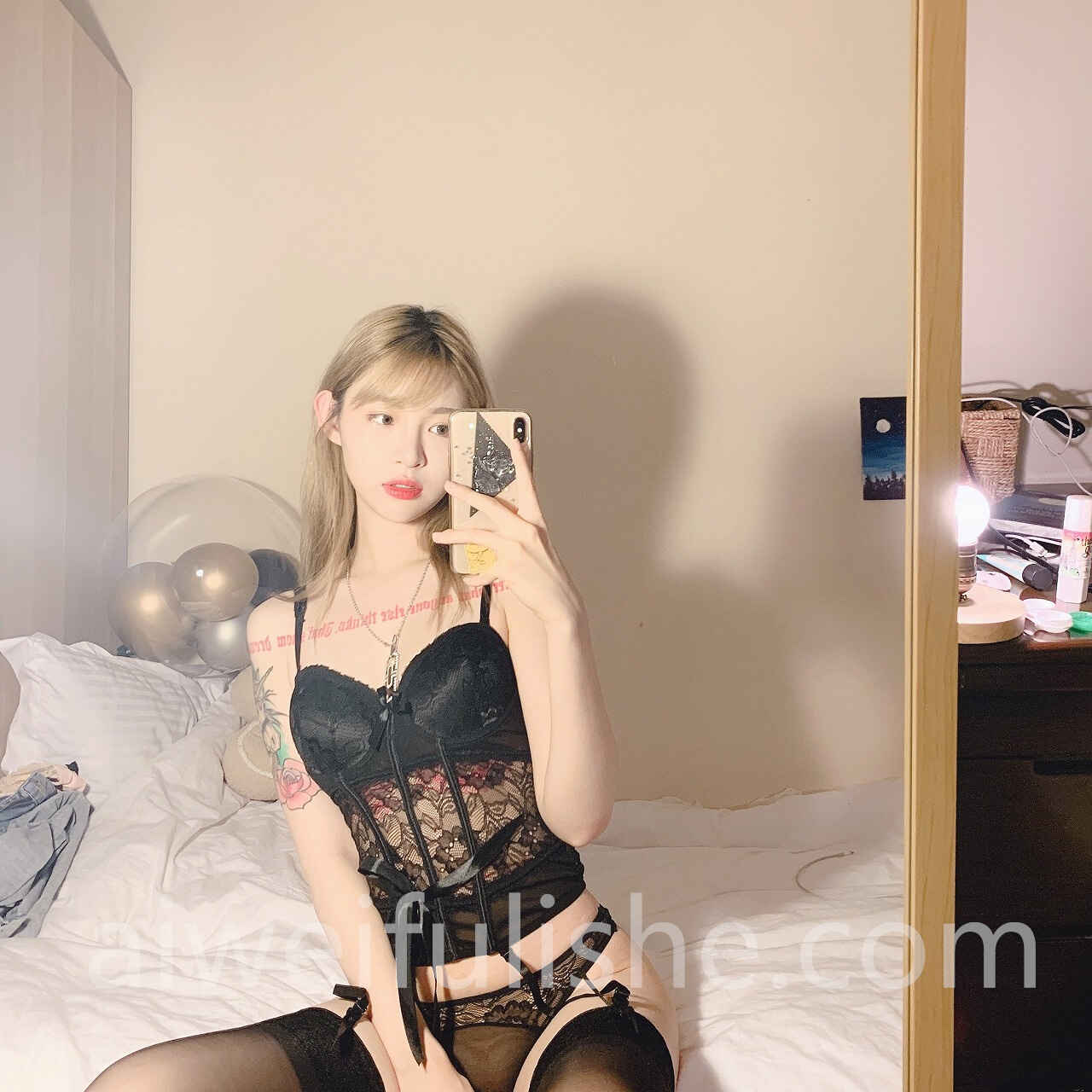 抖音网红机车女神痞幼性感私房自拍套图[89p75M] 网红福利-第15张