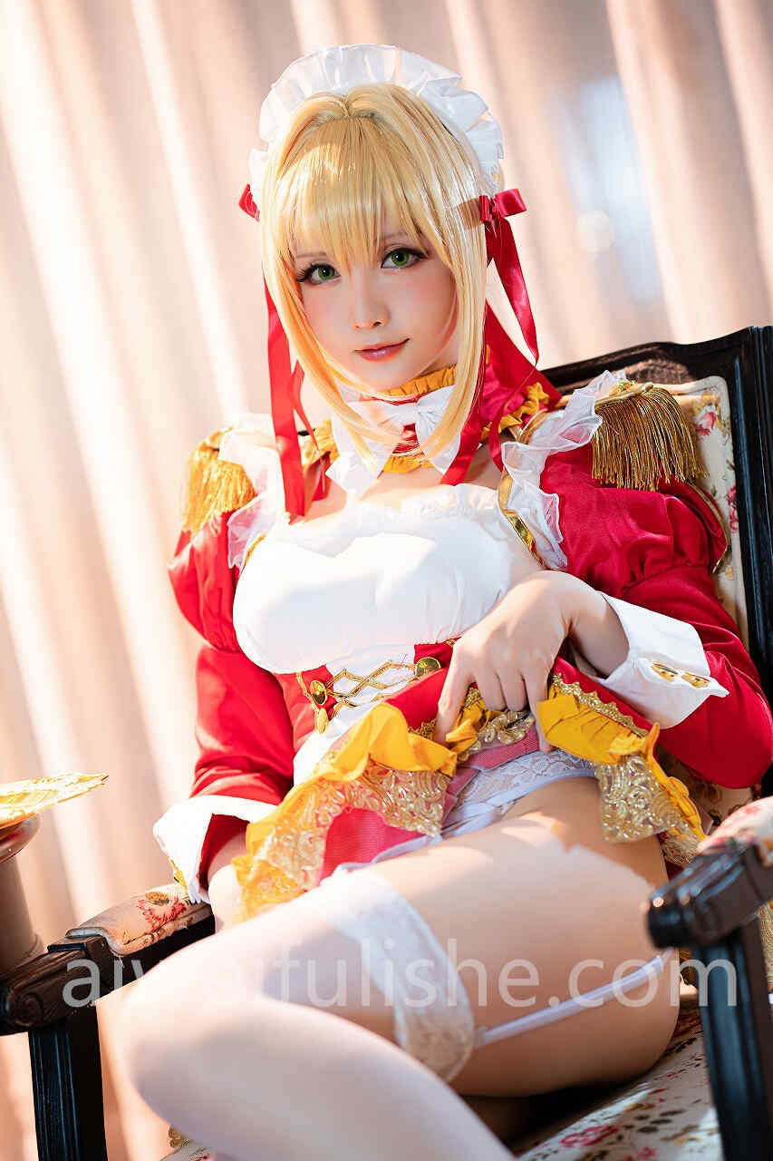 星之迟迟-尼禄女仆白丝写真 [25P-100MB] cosplay美女-第1张