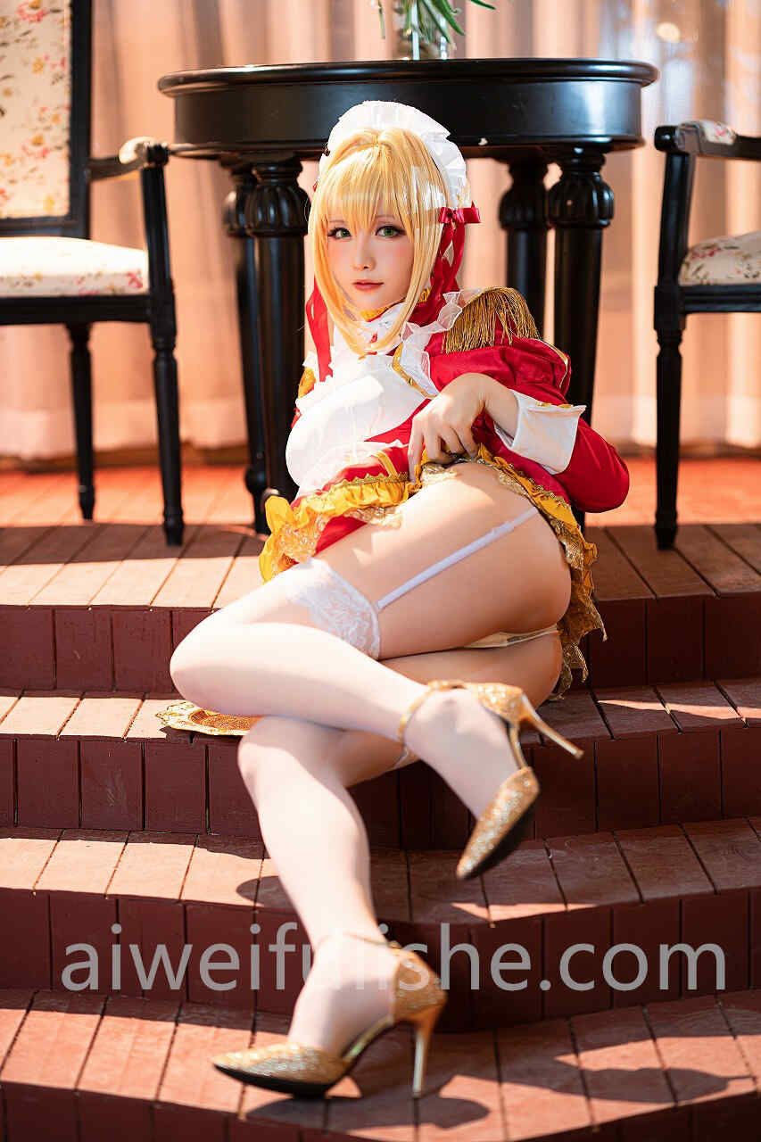 星之迟迟-尼禄女仆白丝写真 [25P-100MB] cosplay美女-第2张