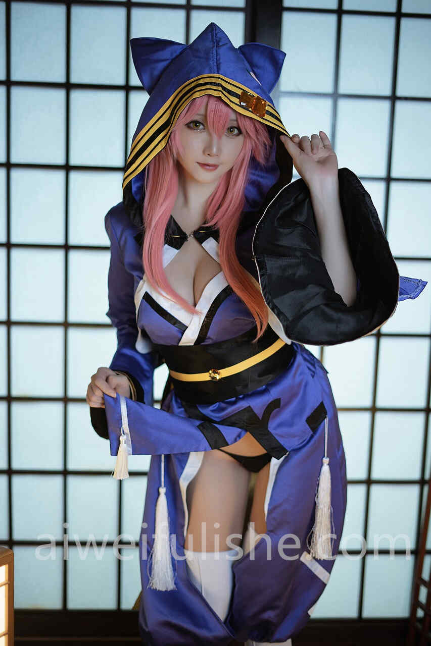 星之迟迟-玉藻前忠犬蓄势待发白丝写真 [25P-89MB] cosplay美女-第3张