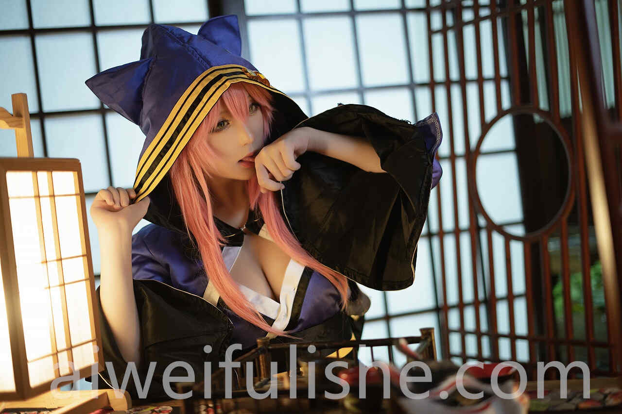 星之迟迟-玉藻前忠犬蓄势待发白丝写真 [25P-89MB] cosplay美女-第2张