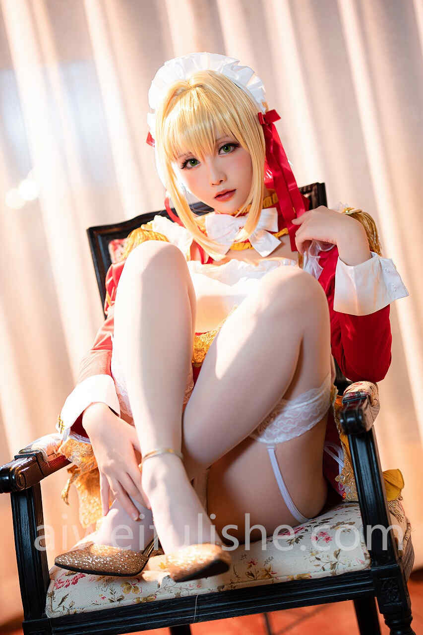 星之迟迟-尼禄女仆白丝写真 [25P-100MB] cosplay美女-第2张