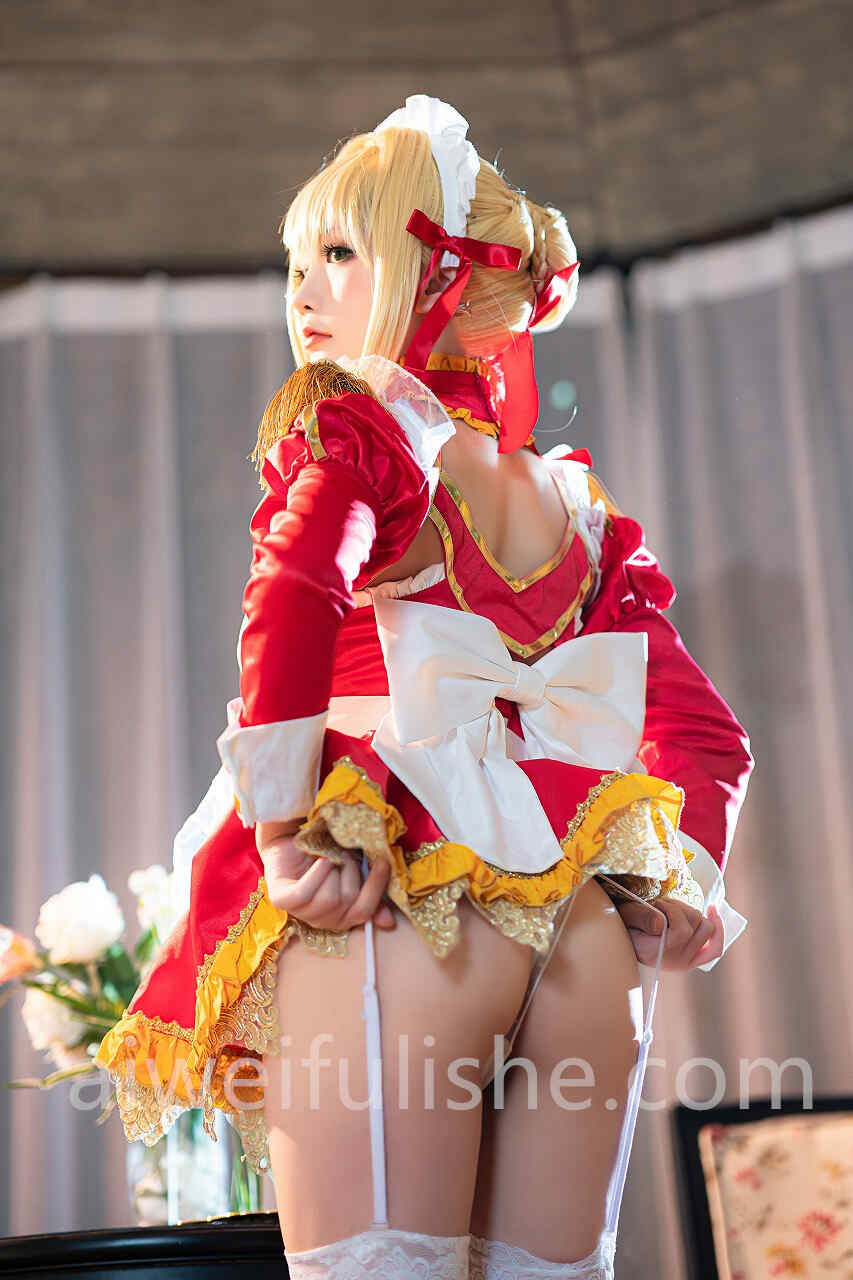 星之迟迟-尼禄女仆白丝写真 [25P-100MB] cosplay美女-第5张