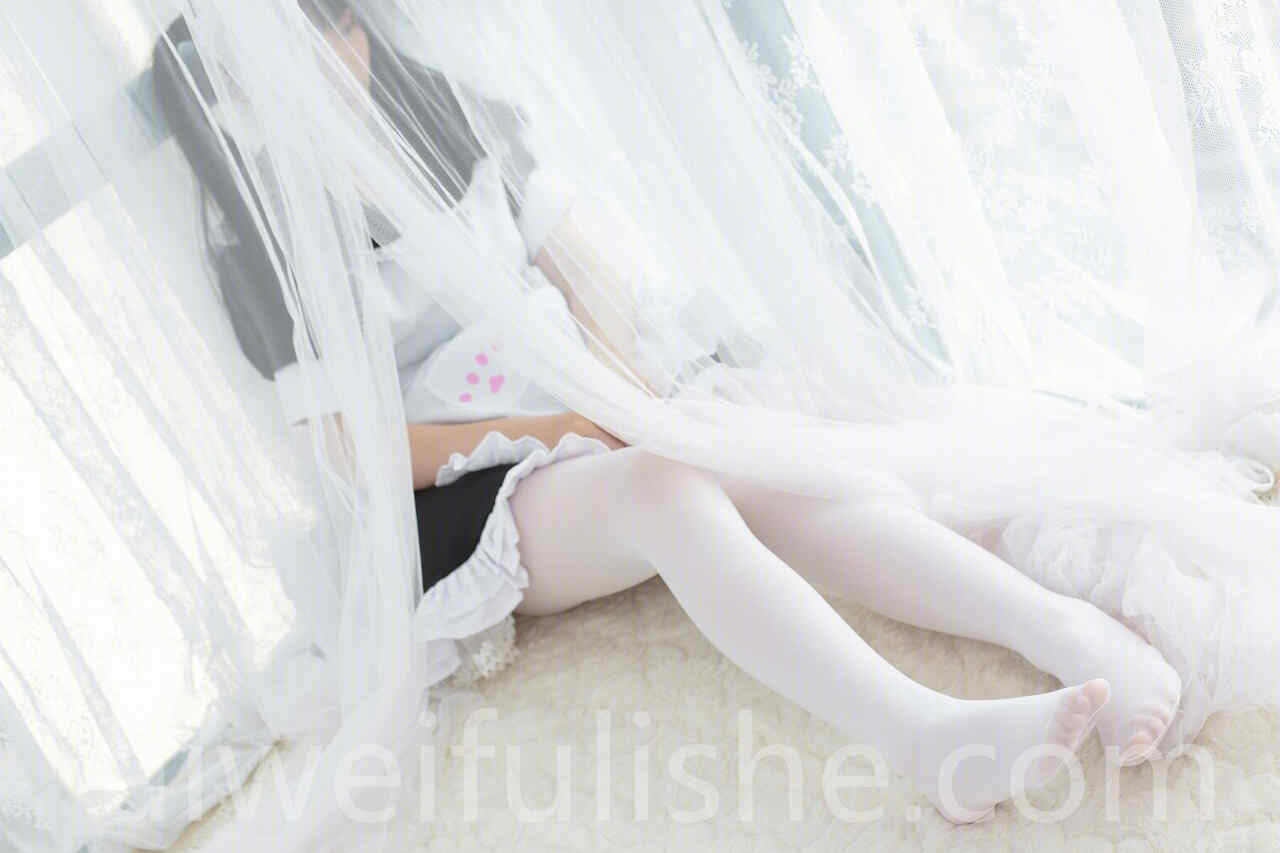 我才不是neko-白丝女仆 [71P-365MB] 网红福利-第3张