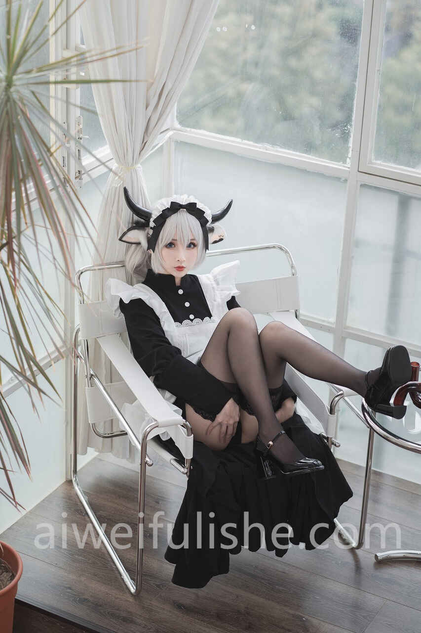 rioko凉凉子-贴心的奶牛女仆 [45p465m] cosplay美女-第1张