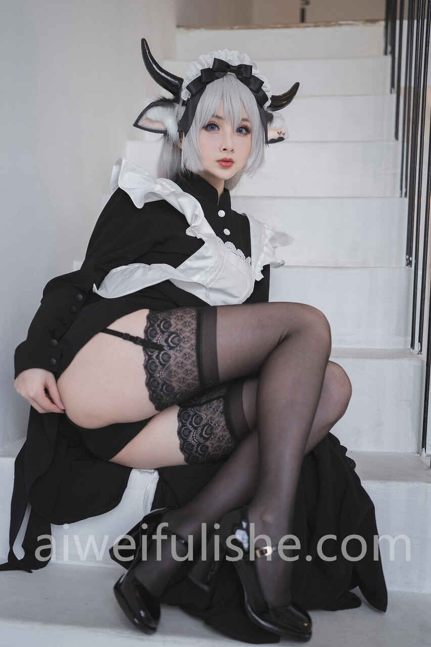 rioko凉凉子-贴心的奶牛女仆 [45p465m] cosplay美女-第3张
