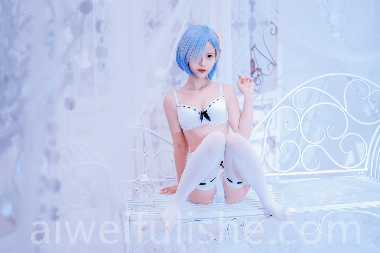 晕崽Zz-蕾姆[30P-120MB] cosplay美女-第3张
