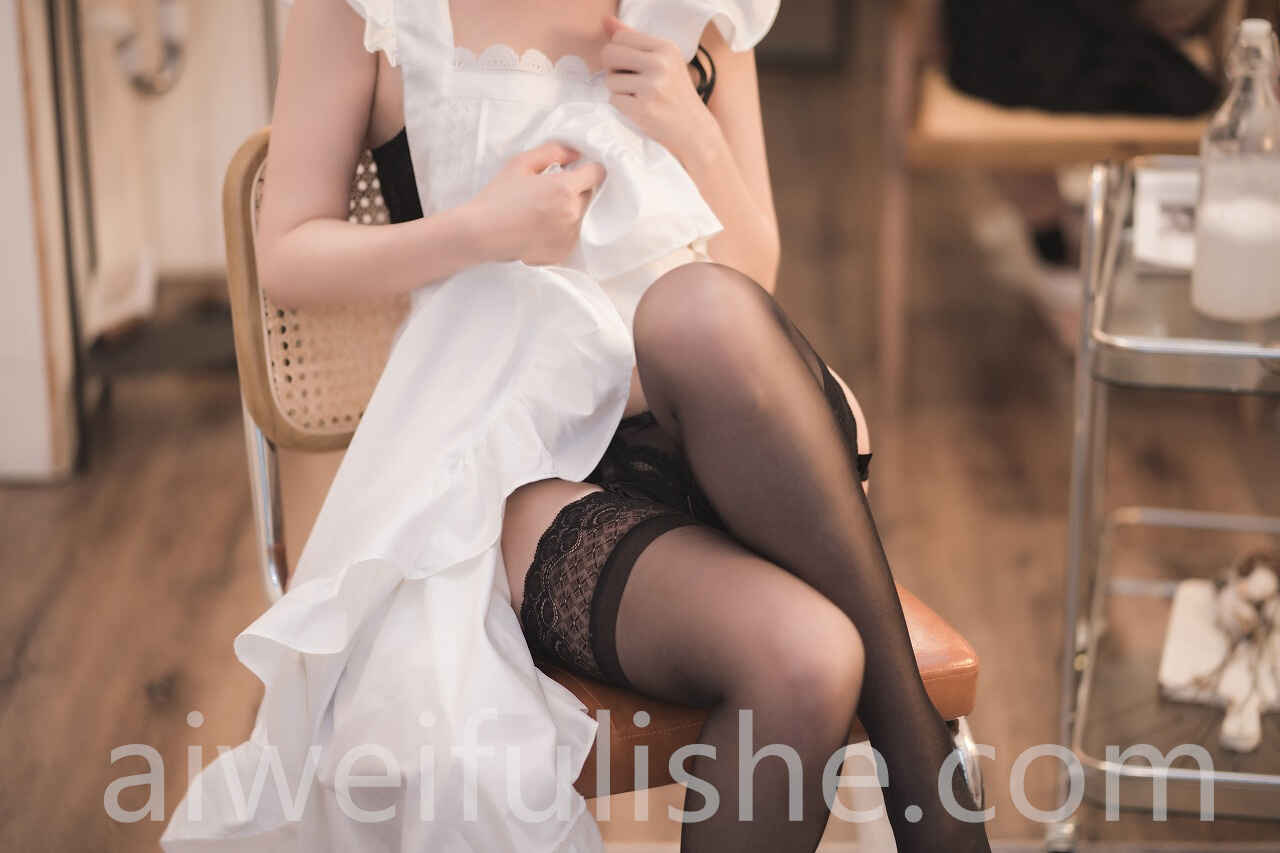 rioko凉凉子-贴心的奶牛女仆 [45p465m] cosplay美女-第4张