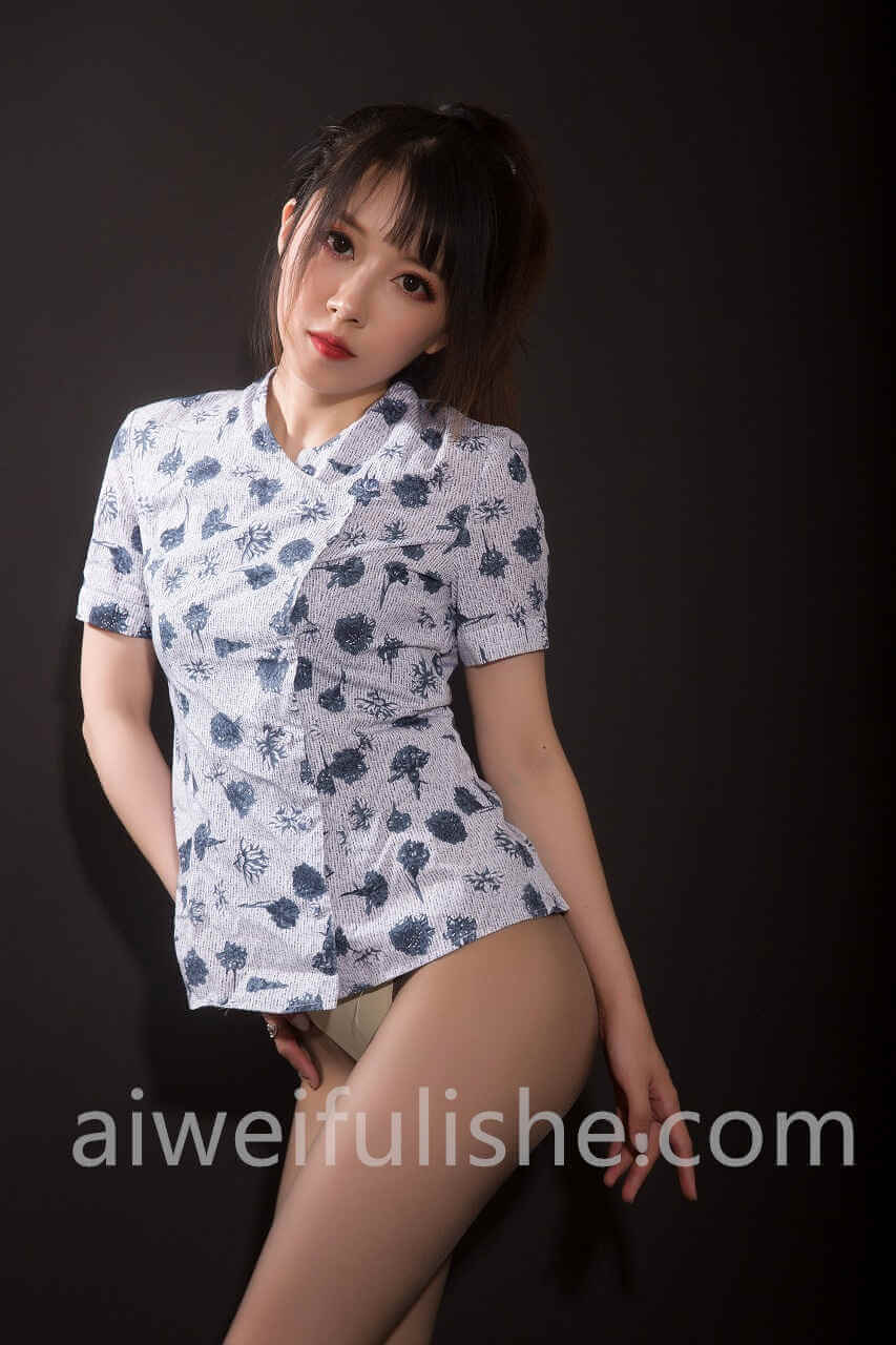 小女巫露娜-东航棚拍 [21P-30MB] 网红福利-第5张