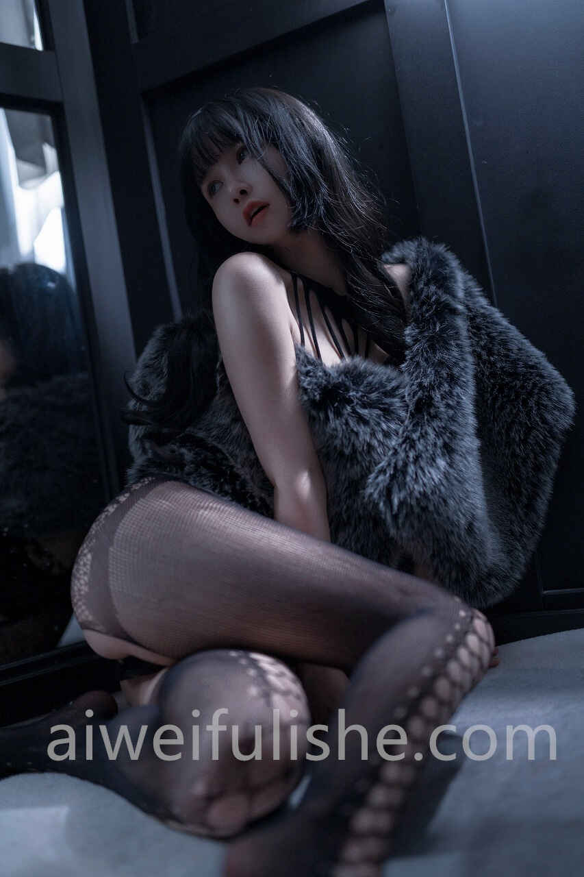 晕崽Zz-缠绵[46P-522MB] 网红福利-第1张