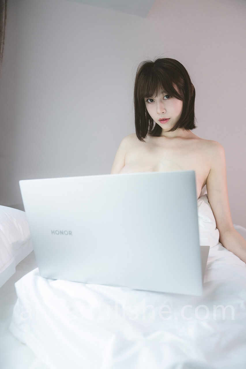 奈汐酱nice -OL [32P-128MB] 网红福利-第4张