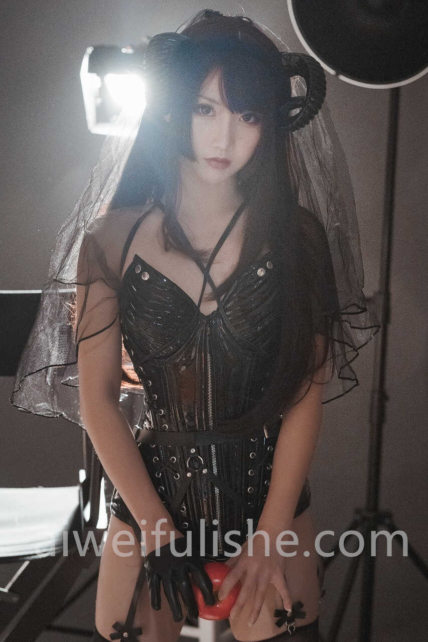 Coser面饼仙儿-束腰魅魔[28P-406MB] cosplay美女-第6张