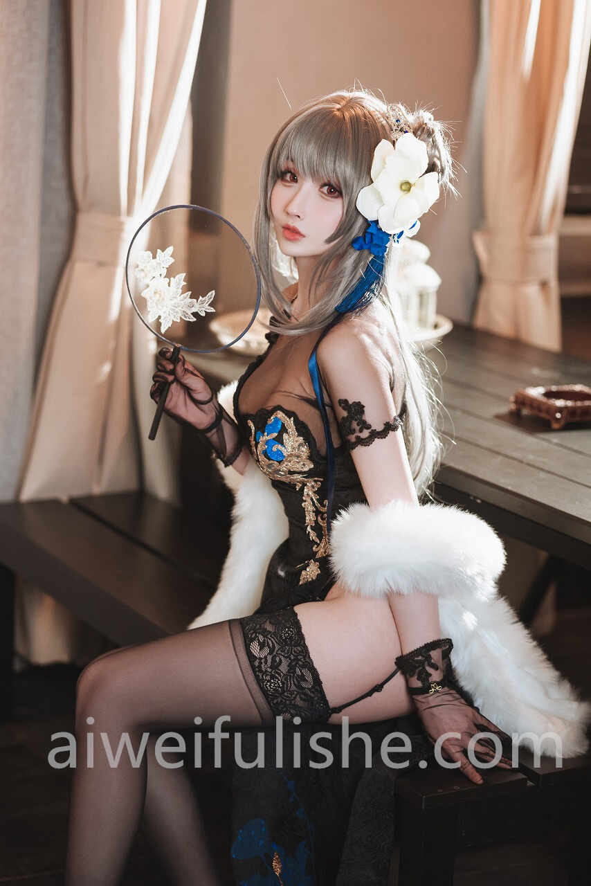 rioko凉凉子-瑰丽的执勤人 [39P11V-1.11GB] cosplay美女-第2张