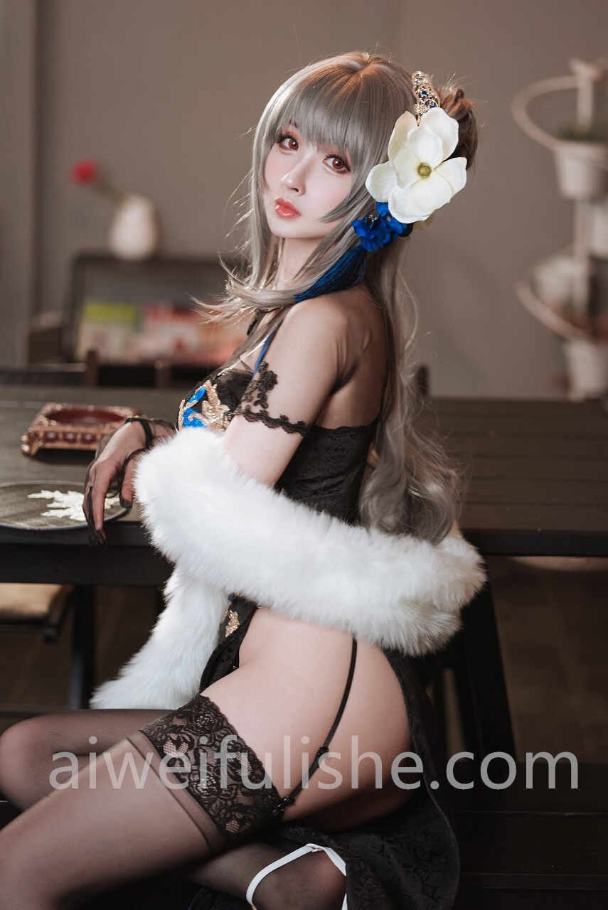 rioko凉凉子-瑰丽的执勤人 [39P11V-1.11GB] cosplay美女-第3张