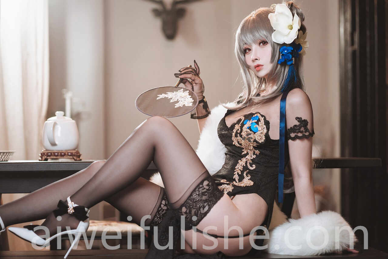 rioko凉凉子-瑰丽的执勤人 [39P11V-1.11GB] cosplay美女-第5张