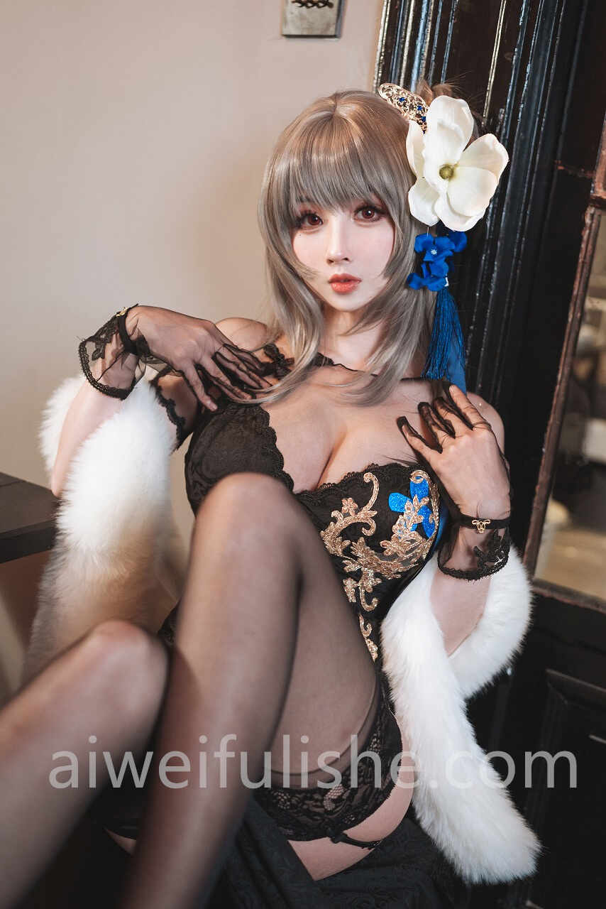 rioko凉凉子-瑰丽的执勤人 [39P11V-1.11GB] cosplay美女-第6张