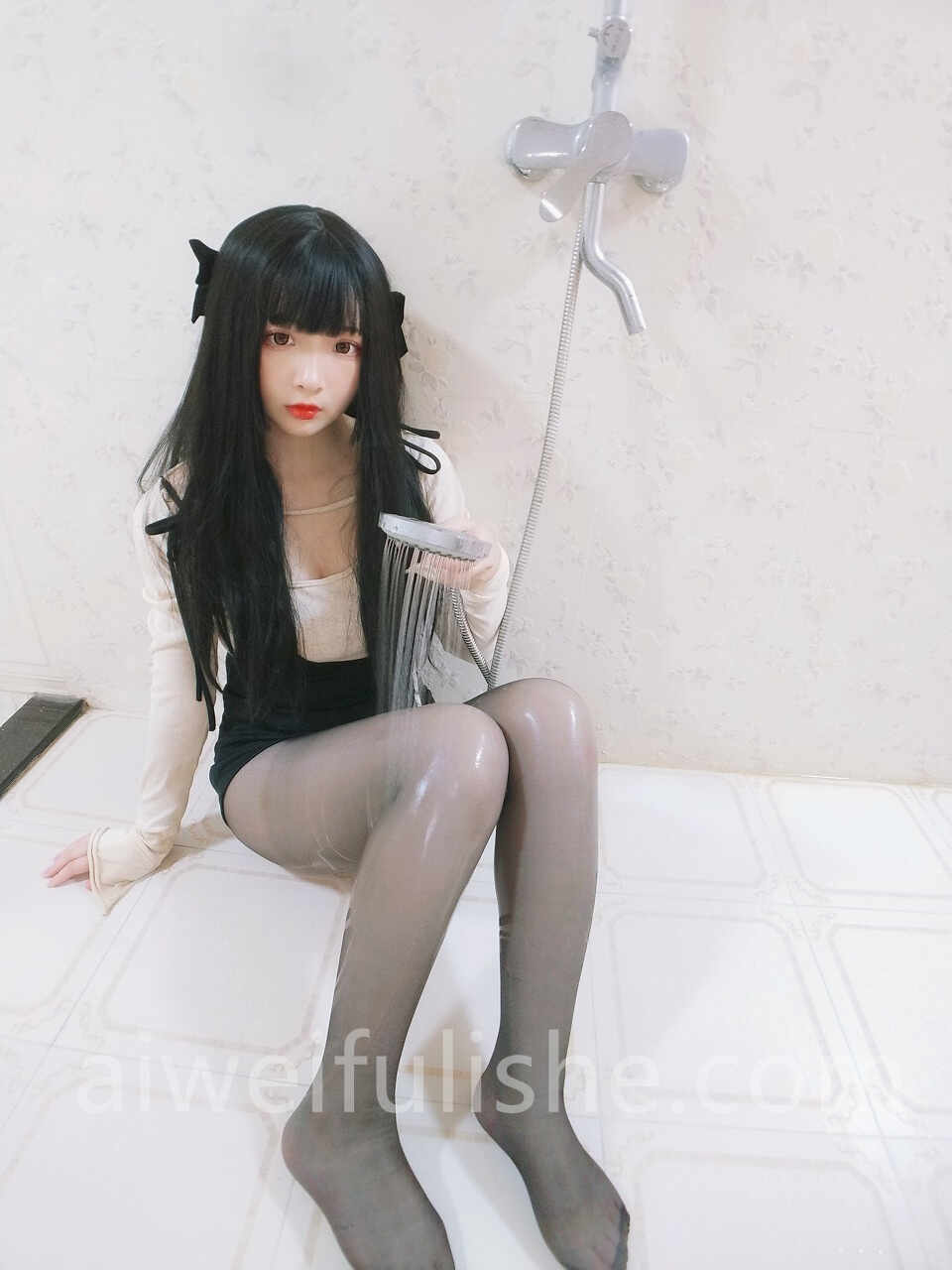 古川kagura-浴室湿身黑丝 [39P2V-184MB] 网红福利-第4张