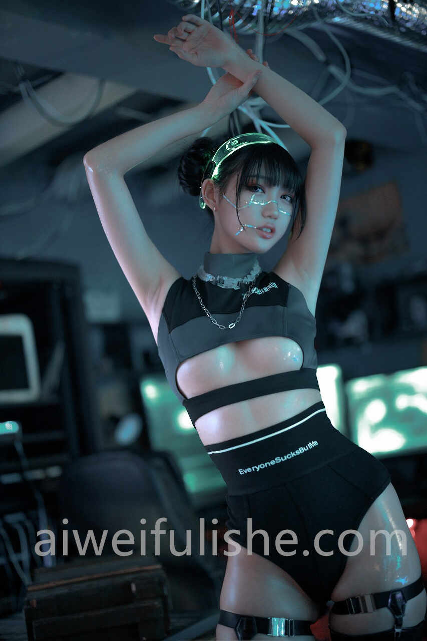 周叽是可爱兔兔-仿生人形[38P-877MB] cosplay美女-第3张