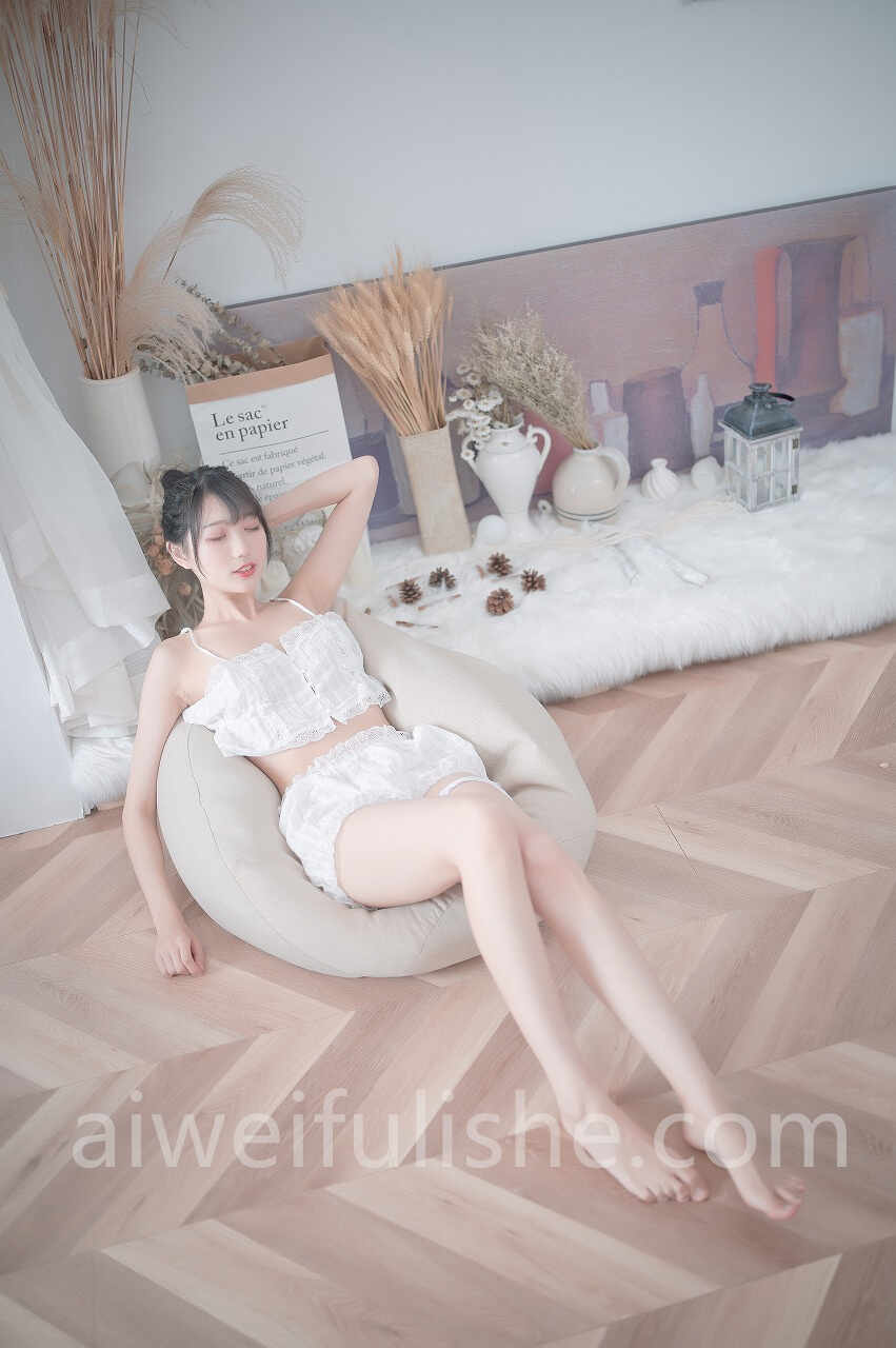 周叽是可爱兔兔-白色睡衣 [23P-196MB] 网红福利-第6张