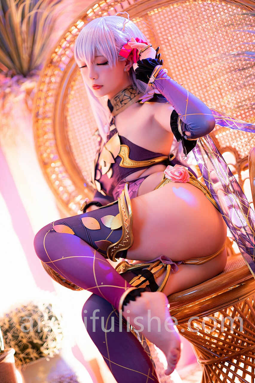 星之迟迟-秘密花园-伽摩 [19P-104MB] cosplay美女-第2张