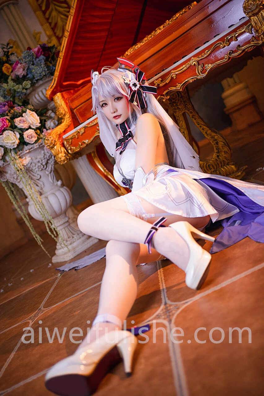星之迟迟-欧根亲王[20p105M] cosplay美女-第2张