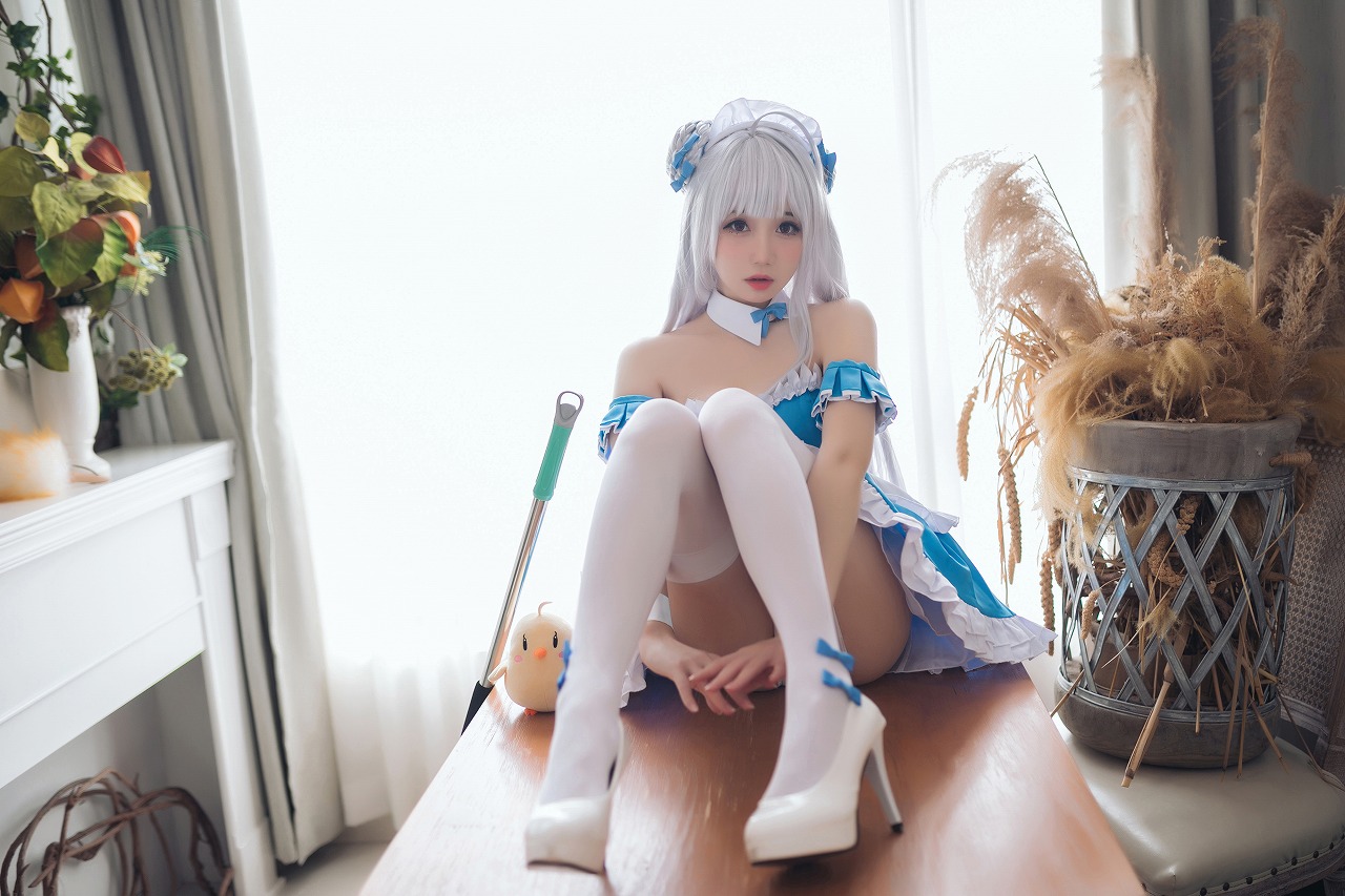 焖焖碳-小天鹅女仆[30P-125MB] cosplay美女-第1张