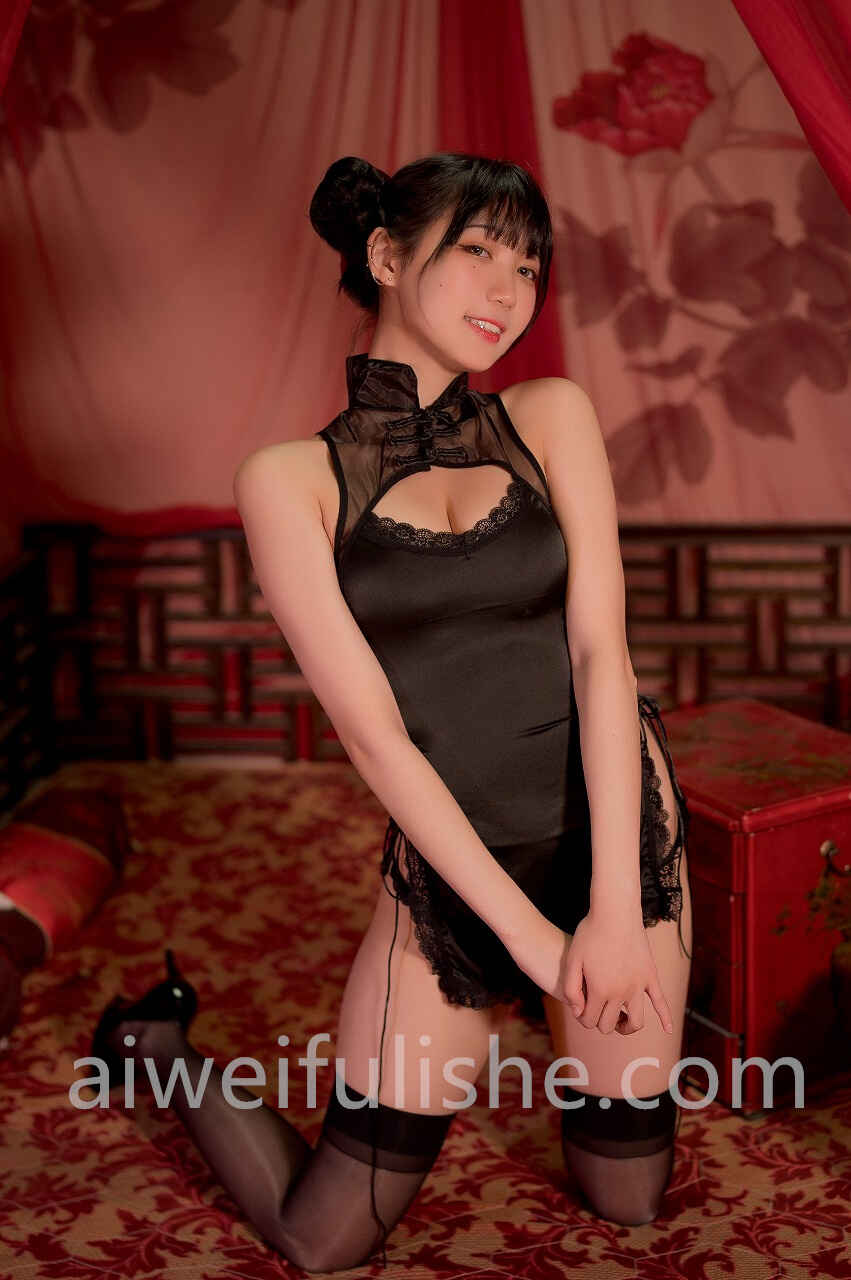 周叽是可爱兔兔-阿叔特皮-旗袍 [37P-360MB] cosplay美女-第4张