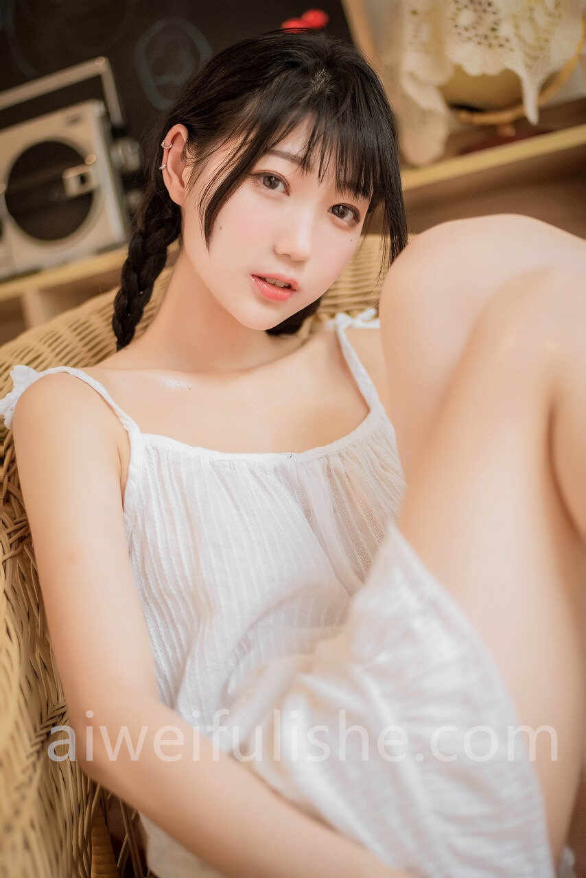 周叽是可爱兔兔-盛夏 [19P-94MB] 网红福利-第2张
