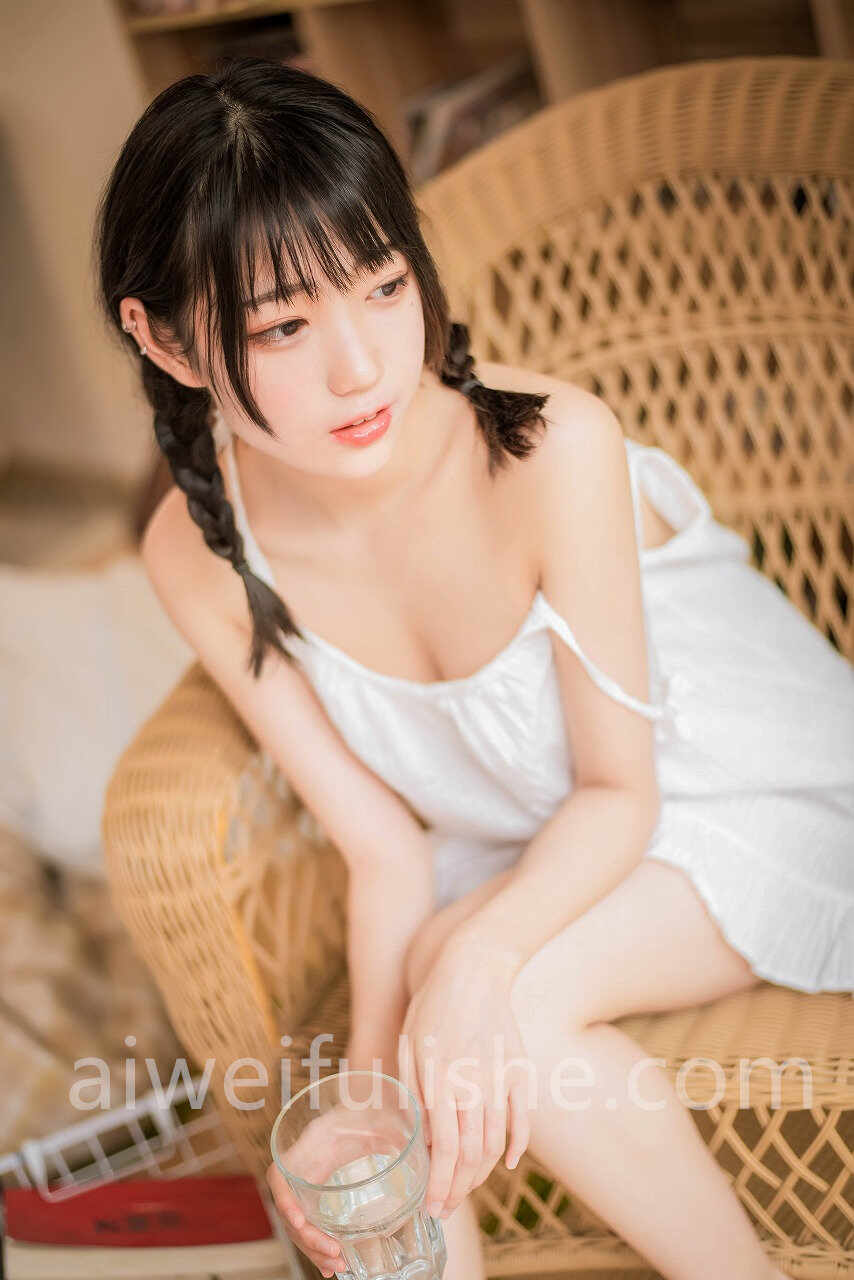 周叽是可爱兔兔-盛夏 [19P-94MB] 网红福利-第4张