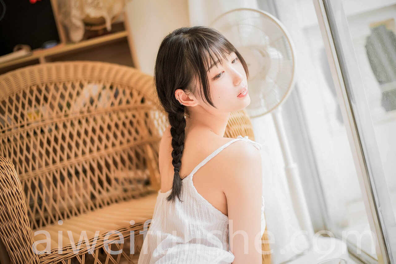 周叽是可爱兔兔-盛夏 [19P-94MB] 网红福利-第5张