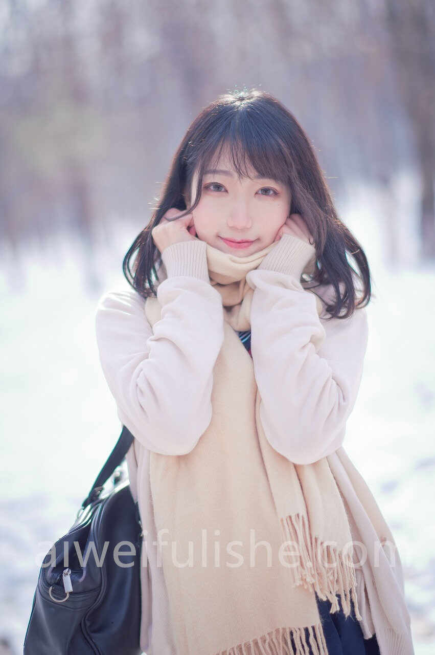 周叽是可爱兔兔-雪景jk [15P-130MB] 网红福利-第5张