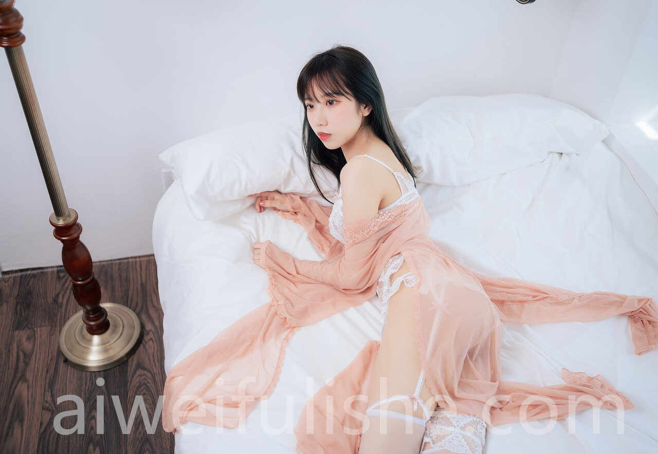 果咩酱w-初恋女友 [40P-756MB] 网红福利-第2张