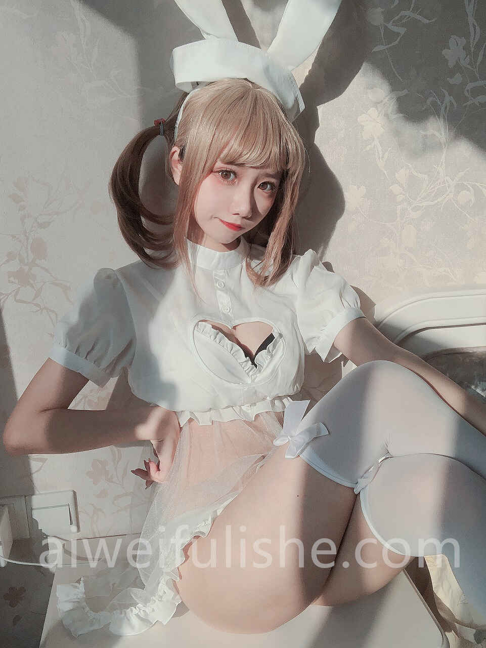 果咩酱w-兔兔护士 [12P-64MB] cosplay美女-第1张