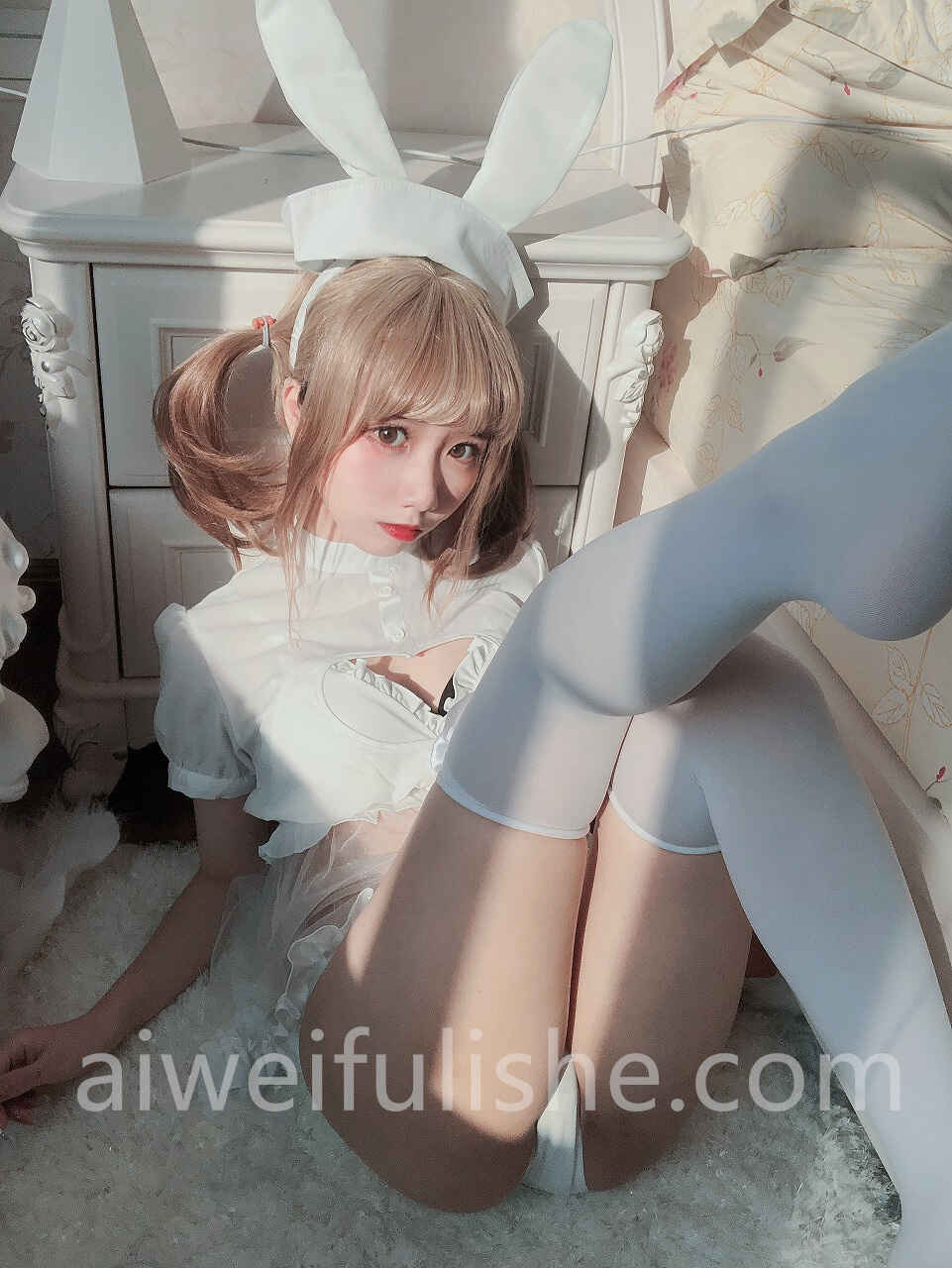 果咩酱w-兔兔护士 [12P-64MB] cosplay美女-第3张