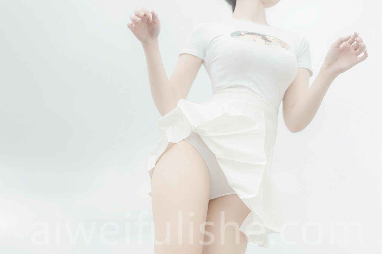 阿薰kaOri-天台[82P1V-649MB] 网红福利-第6张