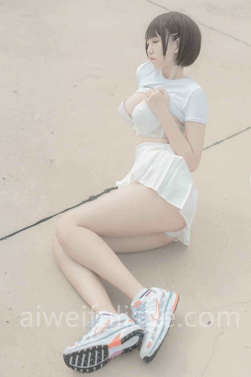 阿薰kaOri-天台[82P1V-649MB] 网红福利-第6张