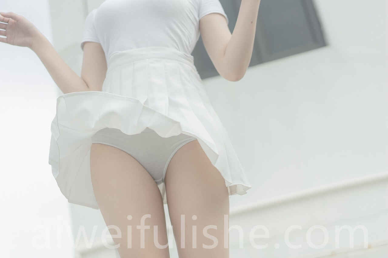 阿薰kaOri-天台[82P1V-649MB] 网红福利-第4张