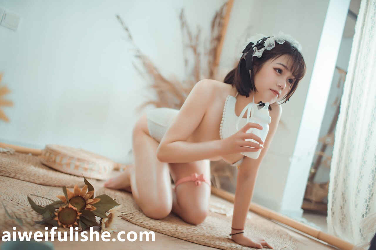 七月喵子-巨婴 [40P-240MB] cosplay美女-第1张