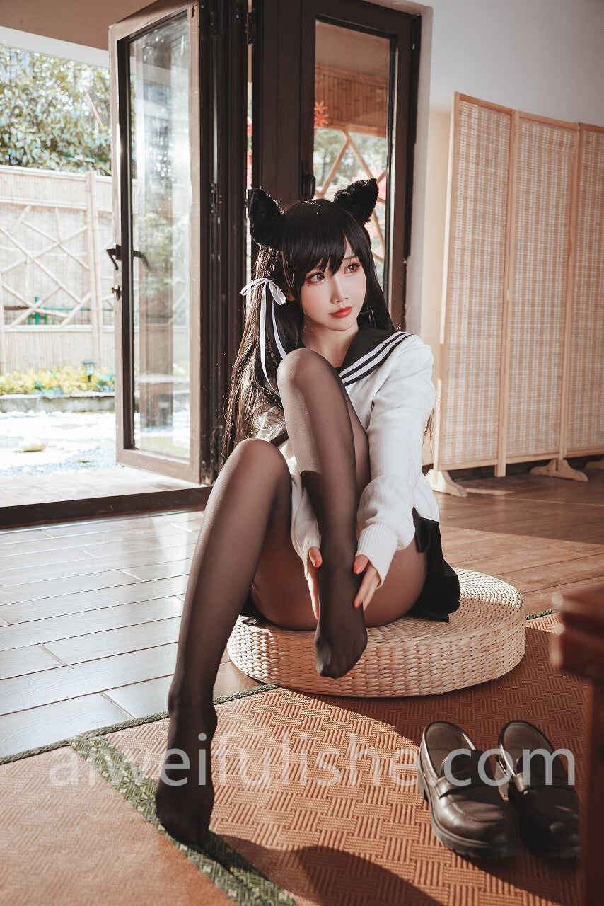面饼仙儿-爱宕JK2 [47P1V-529MB] cosplay美女-第4张